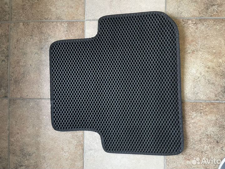 Коврики автомобильные на Tiguan
