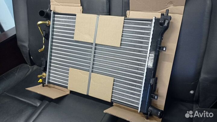 Радиатор кондиционера Renault Logan 2