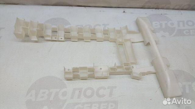 Кронштейн правый Porsche Cayenne 957 M48.01 2007