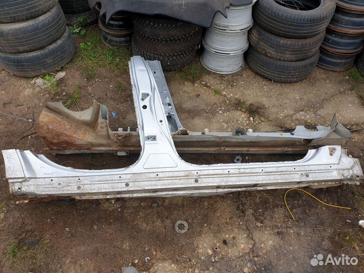 Порог со стойкой правый lexus gs 3 300 gs3 gs300