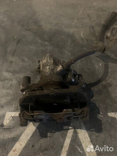 Суппорт задний левый Mazda 3 хэтчбек 1.6 Z6 2008