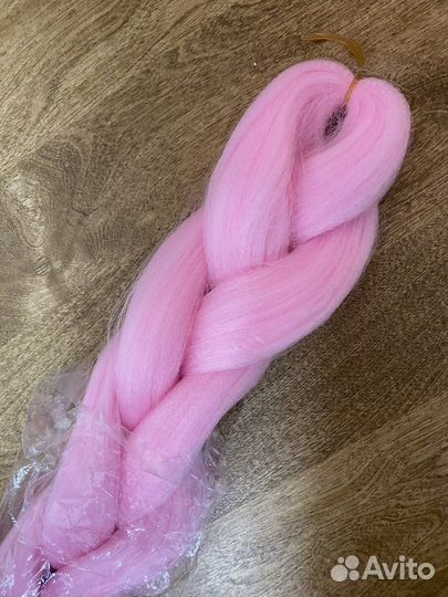 Канекалон розовый