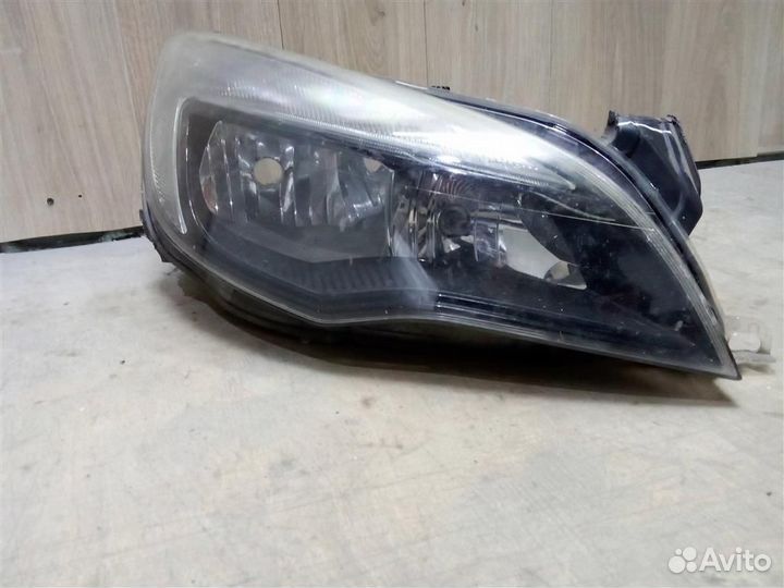 Фара правая от Opel Astra J 2010