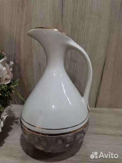 Винтажный кувшин