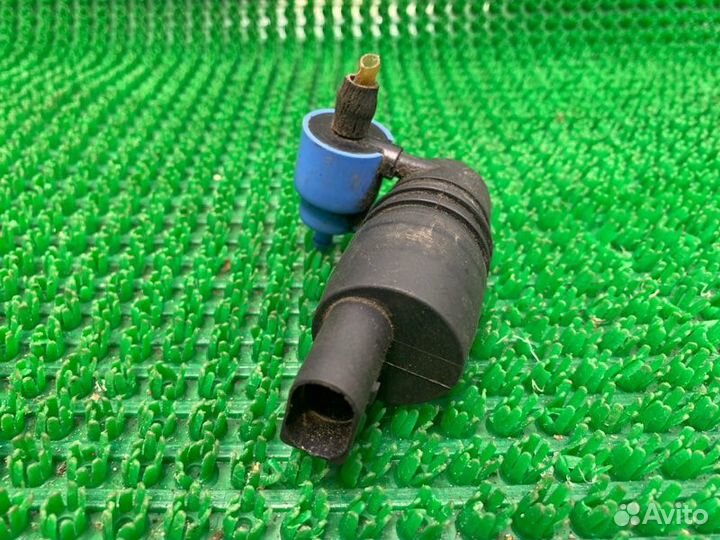 Насос омывателя Volkswagen Passat B3 PF 1990