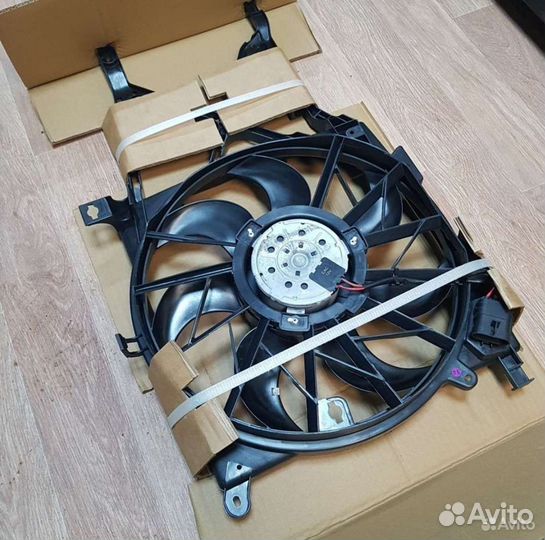 Диффузор вентилятора Opel Astra H, Zafira B