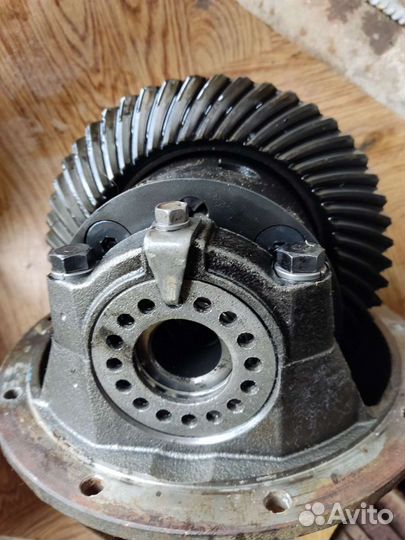 Задний мост Ммс Delica Pe8w