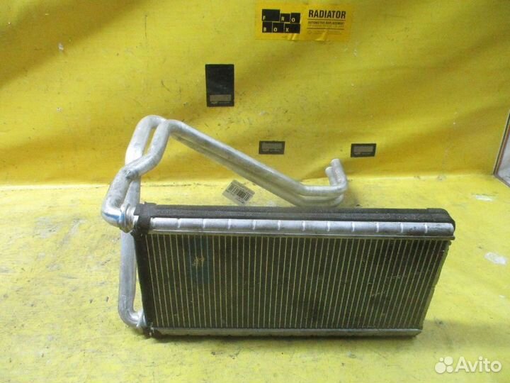 Радиатор печки на Toyota Wish ZNE10G