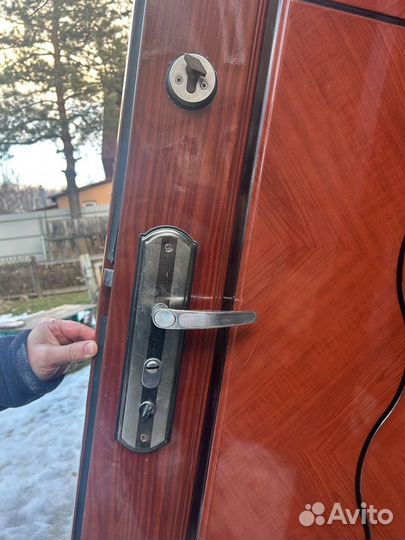 Дверь входная металлическая