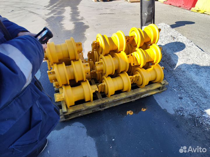 Каток опорный бульдозера чтз дст Урал