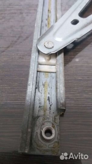 Продам стеклоподъемник правый на renault scenic 3