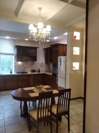 Коттедж 430 м² на участке 15 сот.