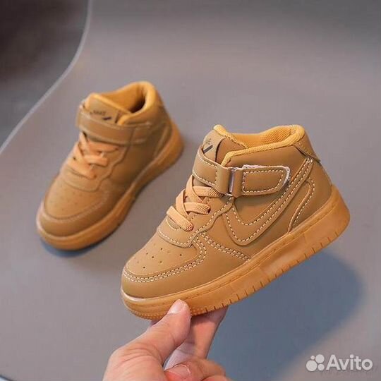 Кроссовки детские