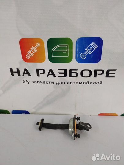 Ограничитель двери задний левый Kia Rio 4