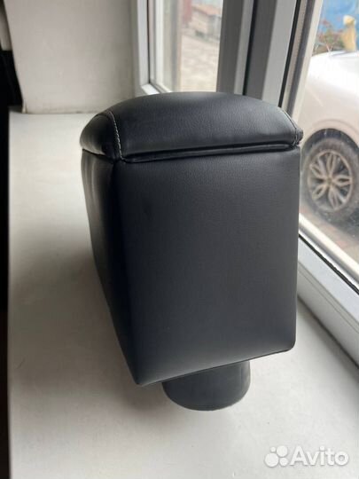 Подлокотник skoda rapid