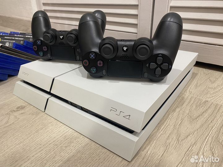 Sony PS4 +2дж +550игр