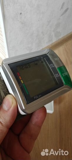 Тонометр автоматический на запястье