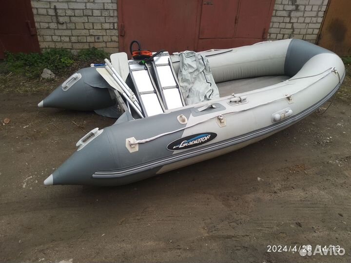 Лодка Gladiator 330 нднд