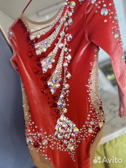 Продам купальник для художественной гимнастике