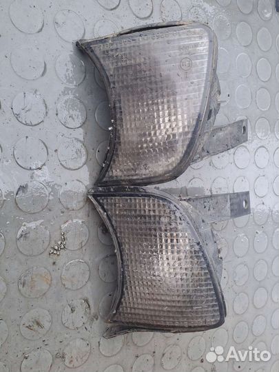 Комплект поворотников передний e34