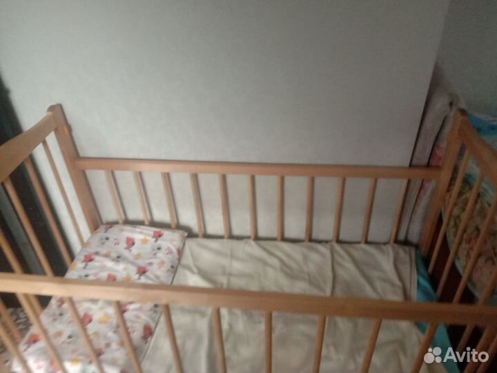 Кроватка детская с матрасом