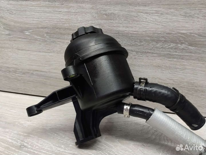 Бачок гидроусилителя Mercedes-Benz