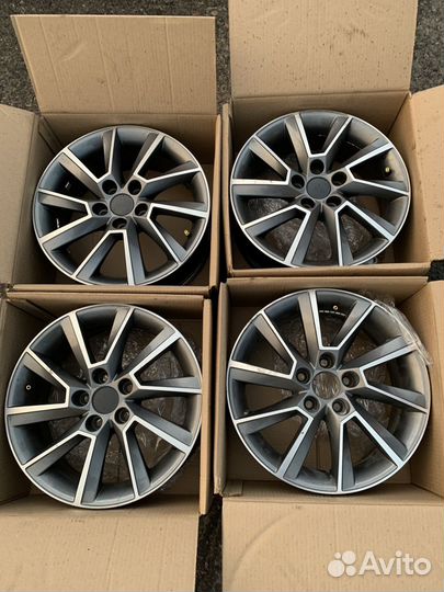 Диски 15: 615 5*100 Et:40 Dia: 57.1 Gray-FP