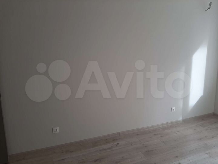 2-к. квартира, 61 м², 1/17 эт.