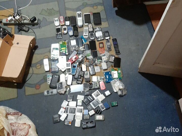 Запчасти на телефон