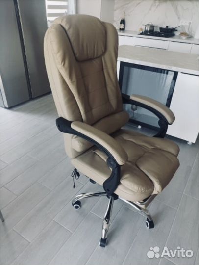 Новое компьютерное офисное кресло