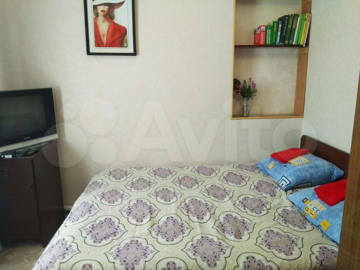 Комната 14 м² в 5-к., 1/3 эт.