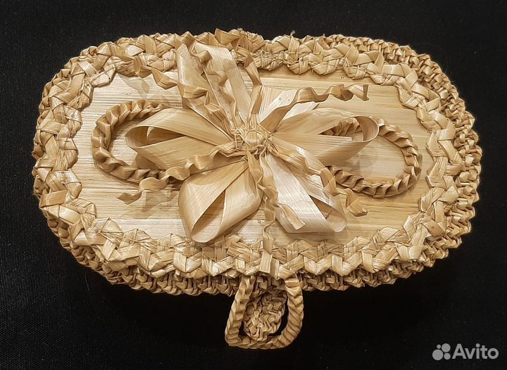 Деревянная шкатулка