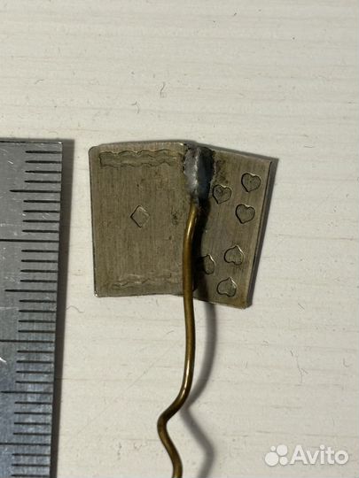 Знак значок Две карты, Двадцать одно, винтаж