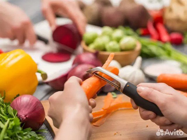 Сотрудники на чистку овощей с 19:00 до 07:00