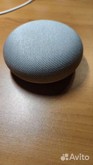 Умная колонка Google Home Mini