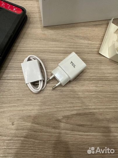 Планшет TCL Tab10s