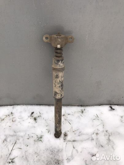 Peugeot 308 задний амортизатор