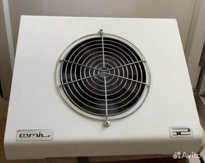 Вытяжка маникюрная Emil x2