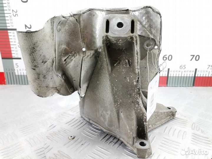 Кронштейн двигателя Volkswagen Passat B3 1997