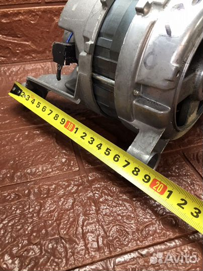 Двигататель стиральной машины Zanussi