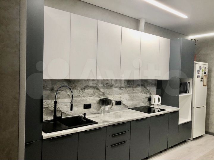 2-к. квартира, 67,4 м², 1/17 эт.