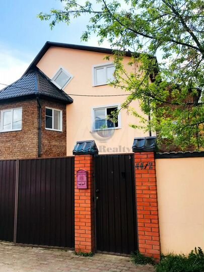 Дом 201 м² на участке 6 сот.