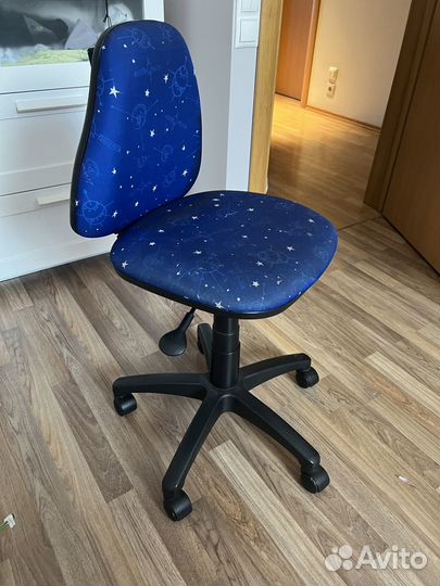 Детское школьное кресло