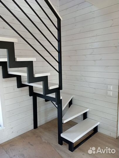 Лестница, крыльцо, навес