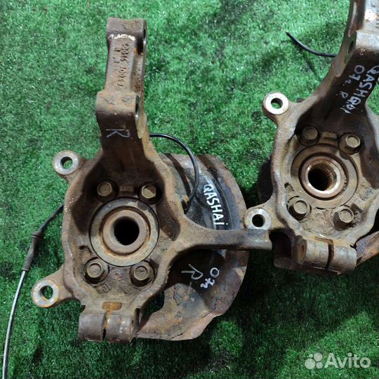 Поворотный кулак Nissan Qashqai 2008