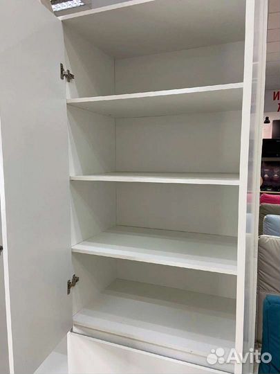 Шкаф без ручек с ящиками в стиле Икеа 1,2м
