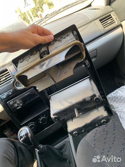 Консоль на priora 1 с часами и воздуховодом