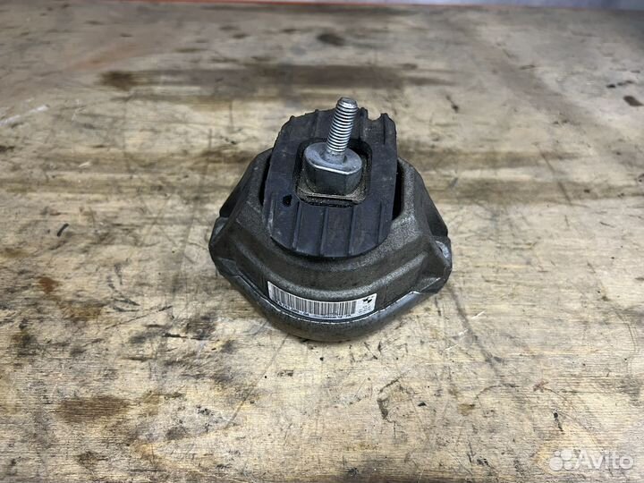 Подушка двигателя левая BMW E60 E61 E63 E64