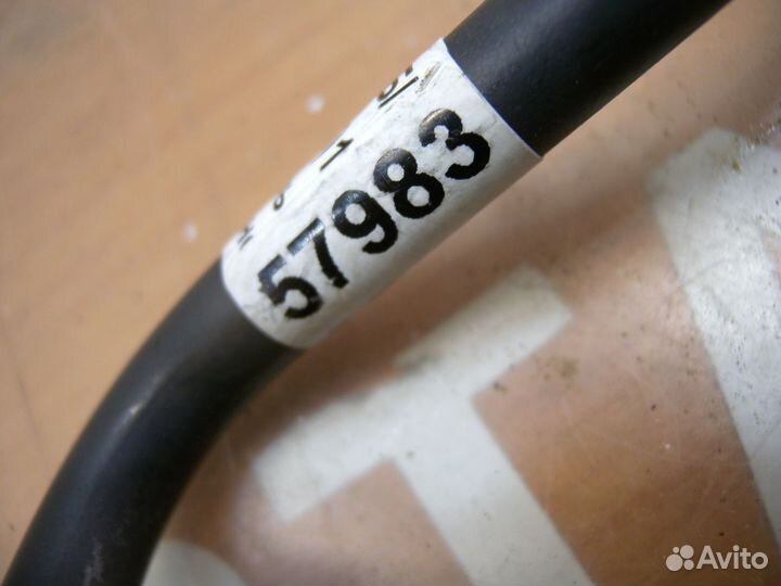 Стойка центральная рамки радиатора Mercedes Х253 М