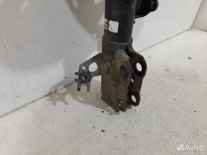 Амортизатор передний левый Toyota Camry V70 2018